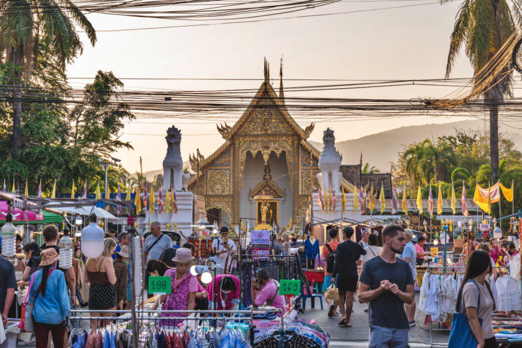 ถนนคนเดินท่าแพ 11 ที่เที่ยวเชียงใหม่ เที่ยวสุขใจใกล้ตัวเมืองไปกับ Welo E-Bike
