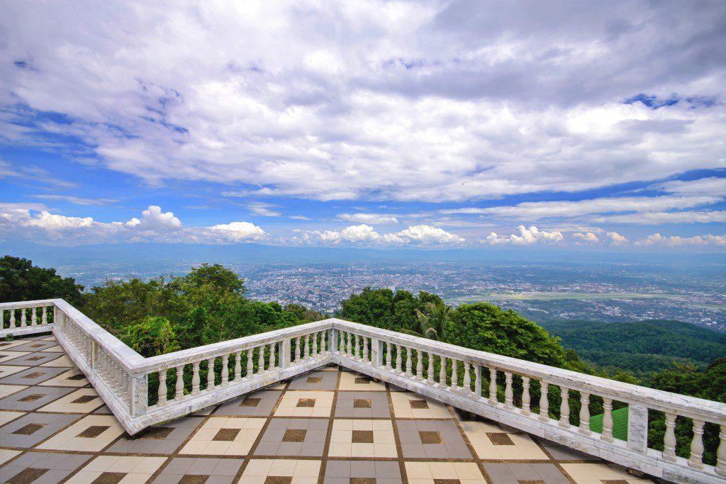 วัดพระธาตุดอยสุเทพ Welo E-Bike พาแอ่วเมืองเชียงใหม่ 10 วัด สายบุญ ต้องห้ามพลาด!