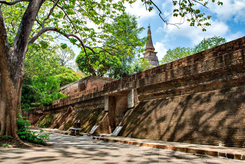 วัดอุโมงค์ Welo E-Bike พาแอ่วเมืองเชียงใหม่ 10 วัด สายบุญ ต้องห้ามพลาด!