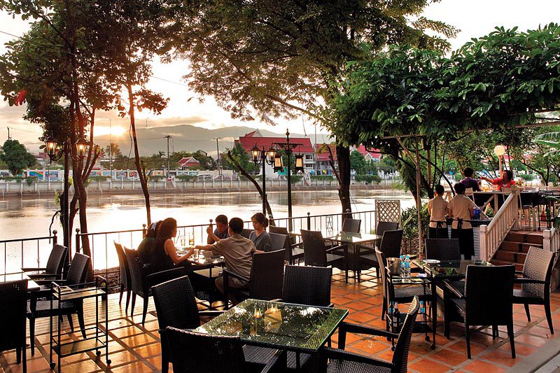 Samsen Villa Explore Riverside Restaurants Along the Ping River with Welo E-Bike