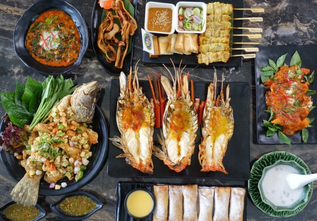 Samsen Villa Explore Riverside Restaurants Along the Ping River with Welo E-Bike