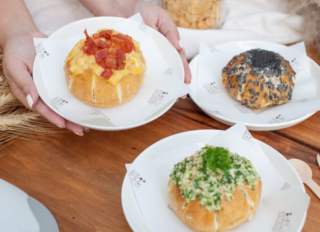 YuuBaan Studio Welo E-Bike ชี้จุด 12 ร้านเค้กโฮมเมดเชียงใหม่ สายหวานต้องลอง